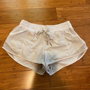 Lululemon Hotty Hot Short 2.5” in White